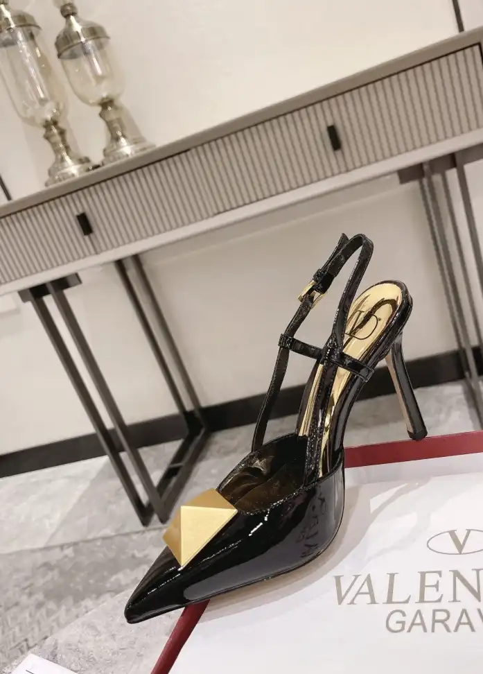 hype Valentino Sandals