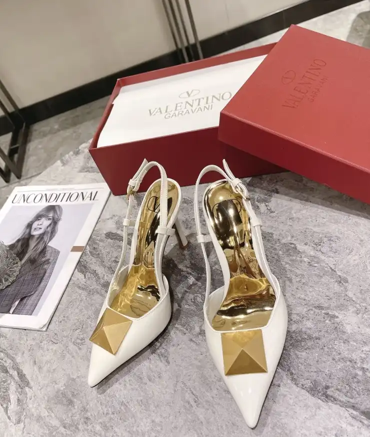 hype Valentino Sandals