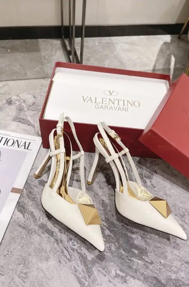 hype Valentino Sandals