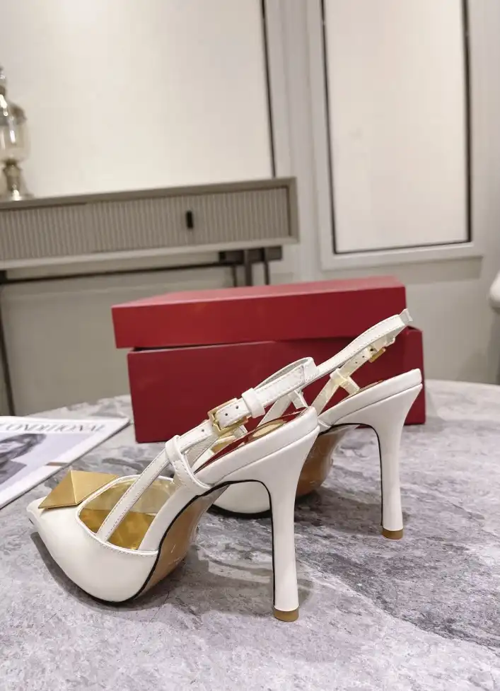 hype Valentino Sandals