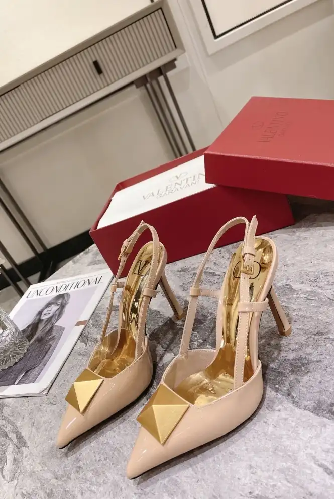 hype Valentino Sandals