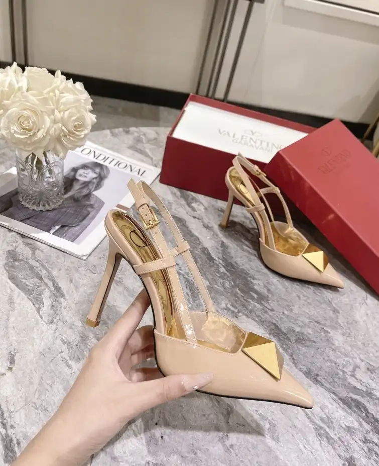 hype Valentino Sandals