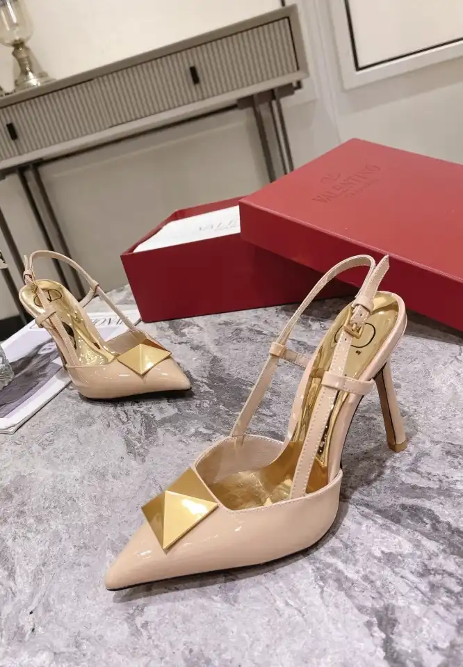 hype Valentino Sandals