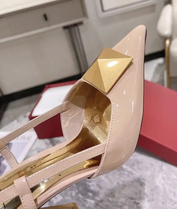 hype Valentino Sandals