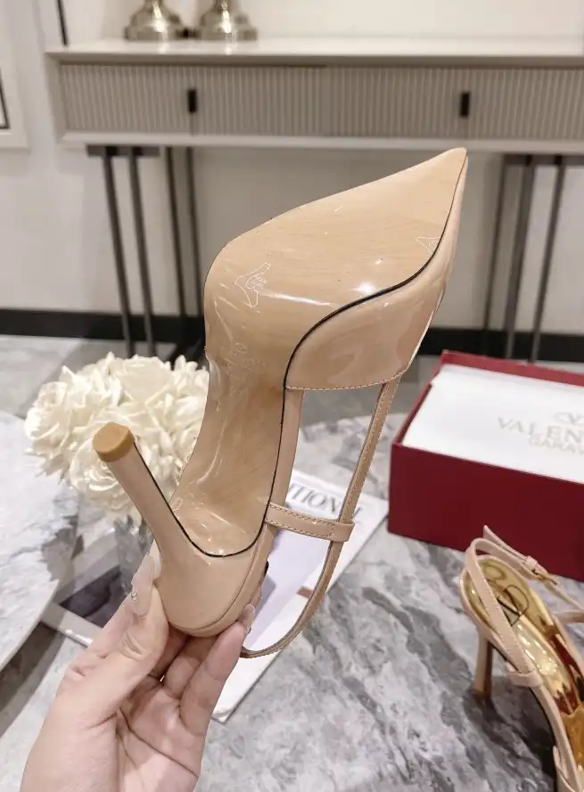 hype Valentino Sandals