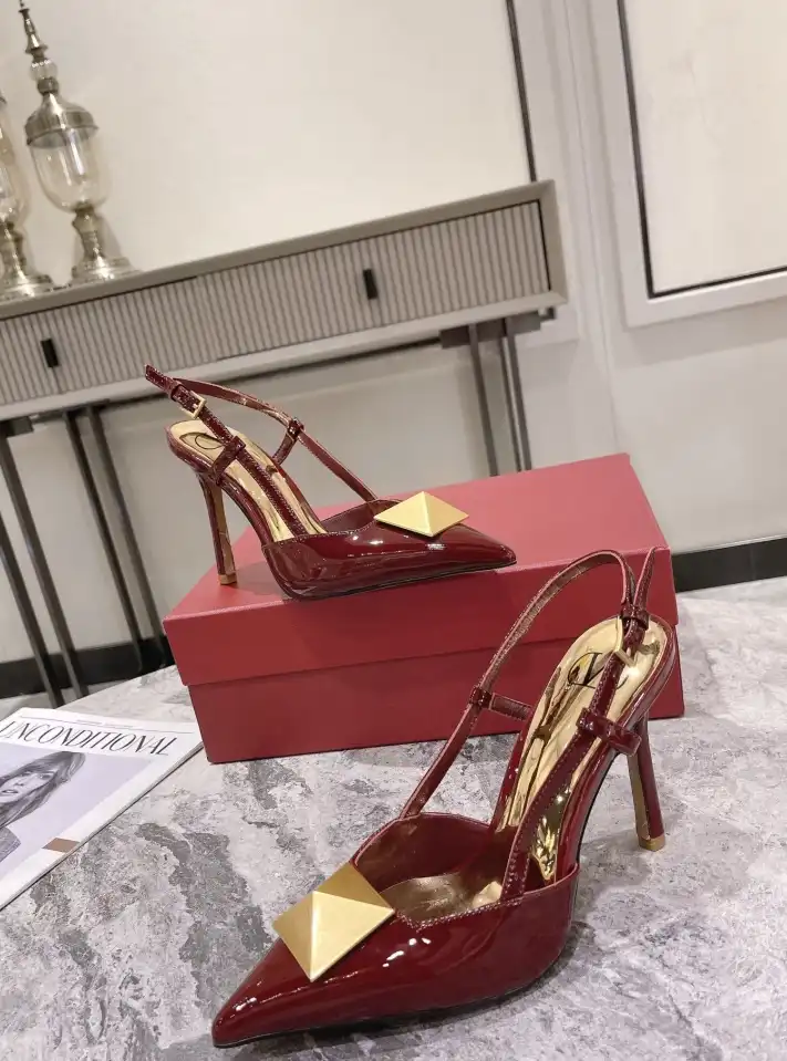 hype Valentino Sandals