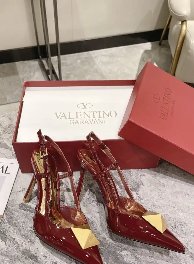 hype Valentino Sandals