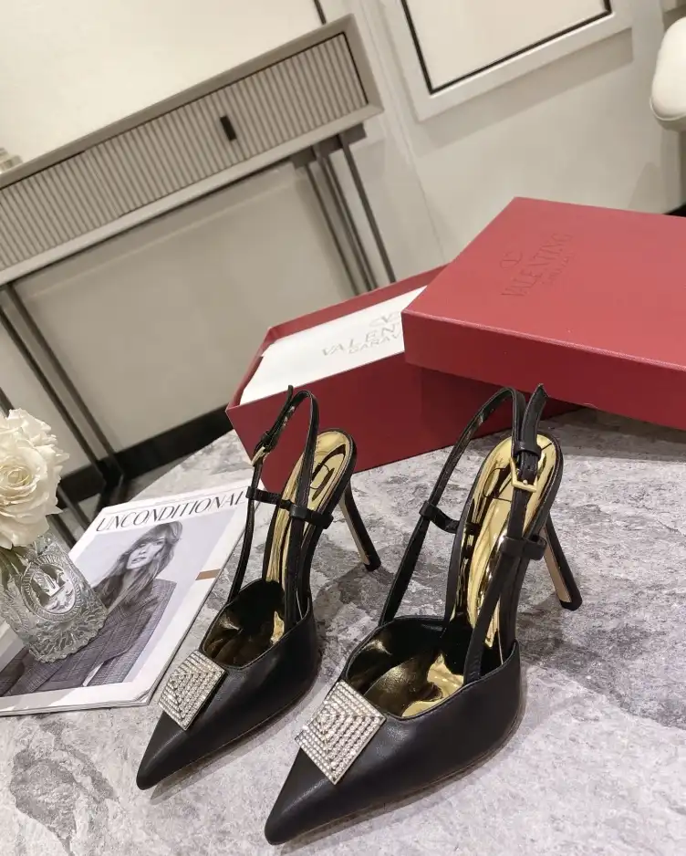 hype Valentino Sandals