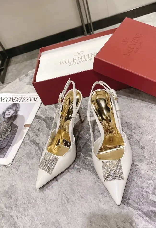 hype Valentino Sandals