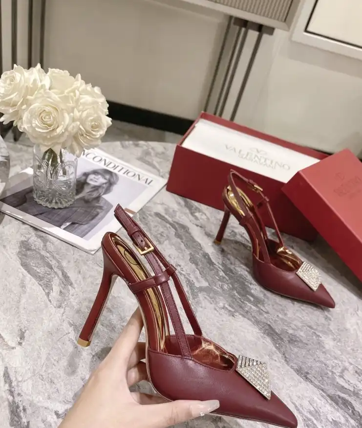 hype Valentino Sandals