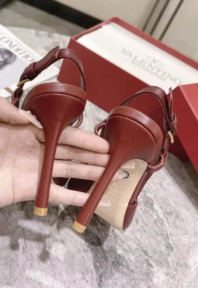 hype Valentino Sandals