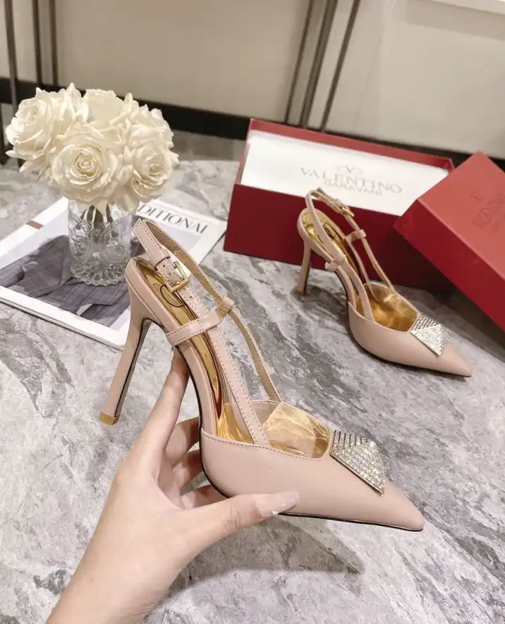 hype Valentino Sandals