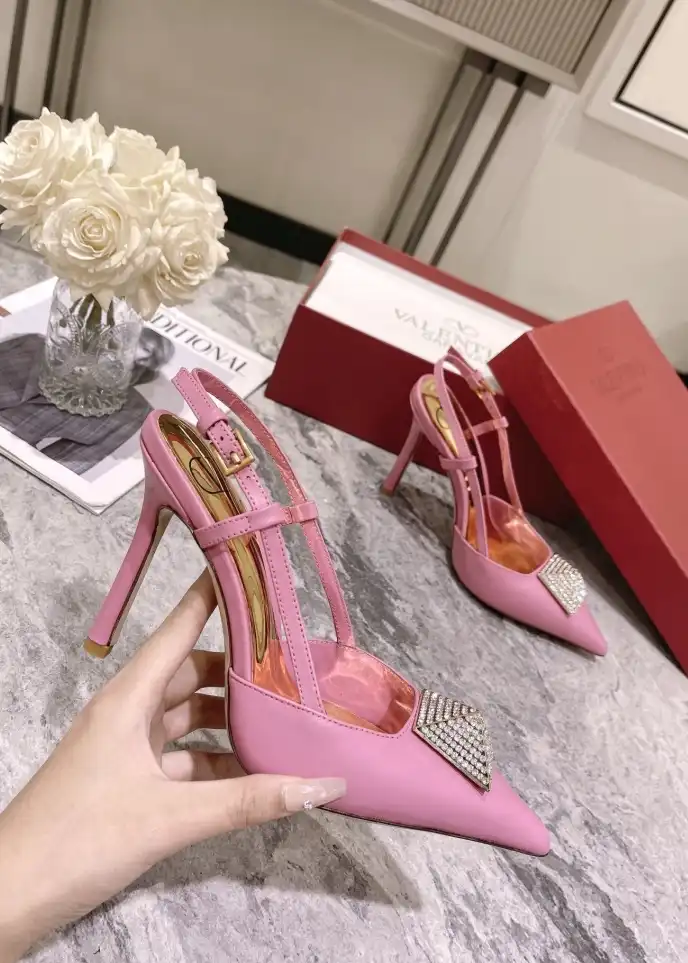 hype Valentino Sandals