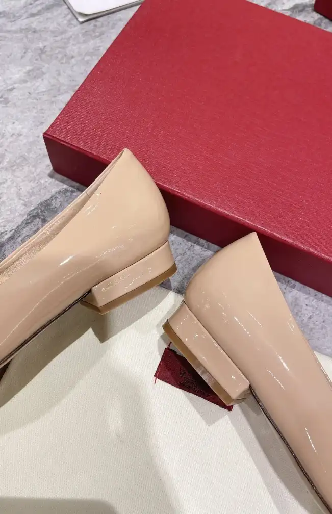 hype Valentino High Heels