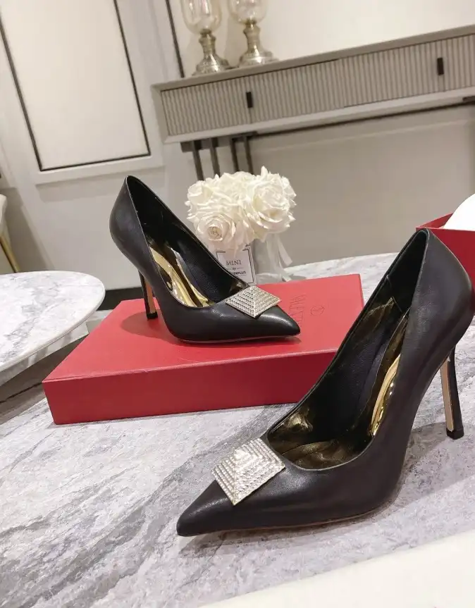 hype Valentino High Heels