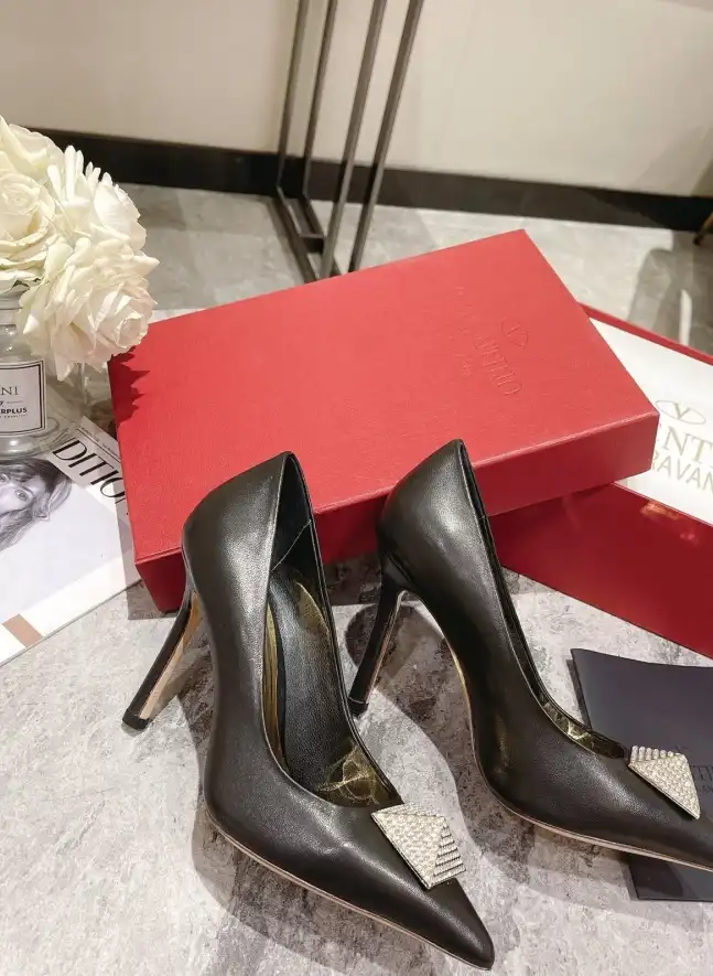 hype Valentino High Heels