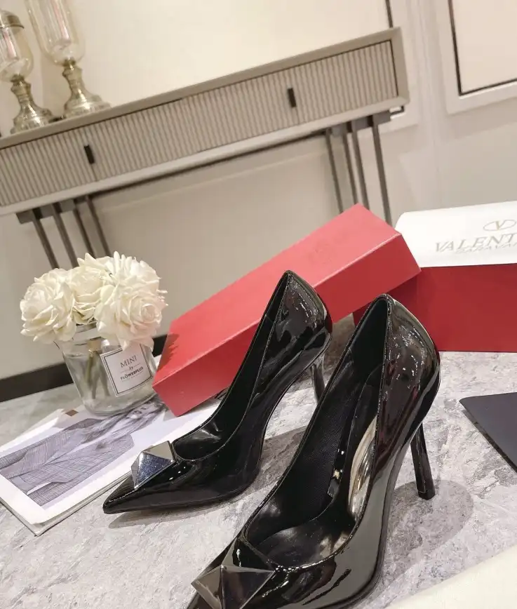 hype Valentino High Heels