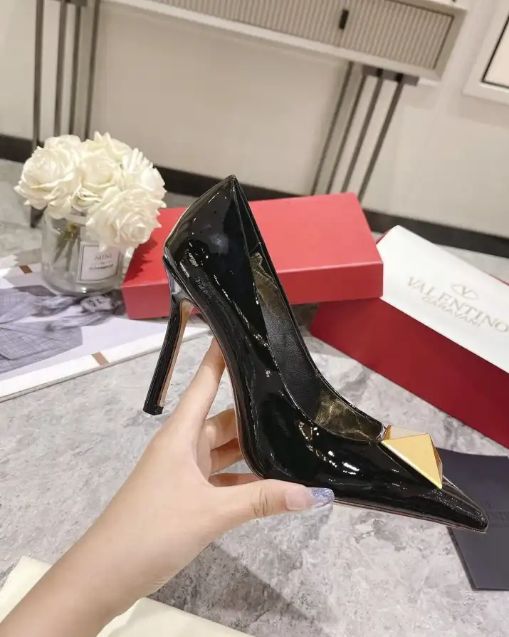 hype Valentino High Heels