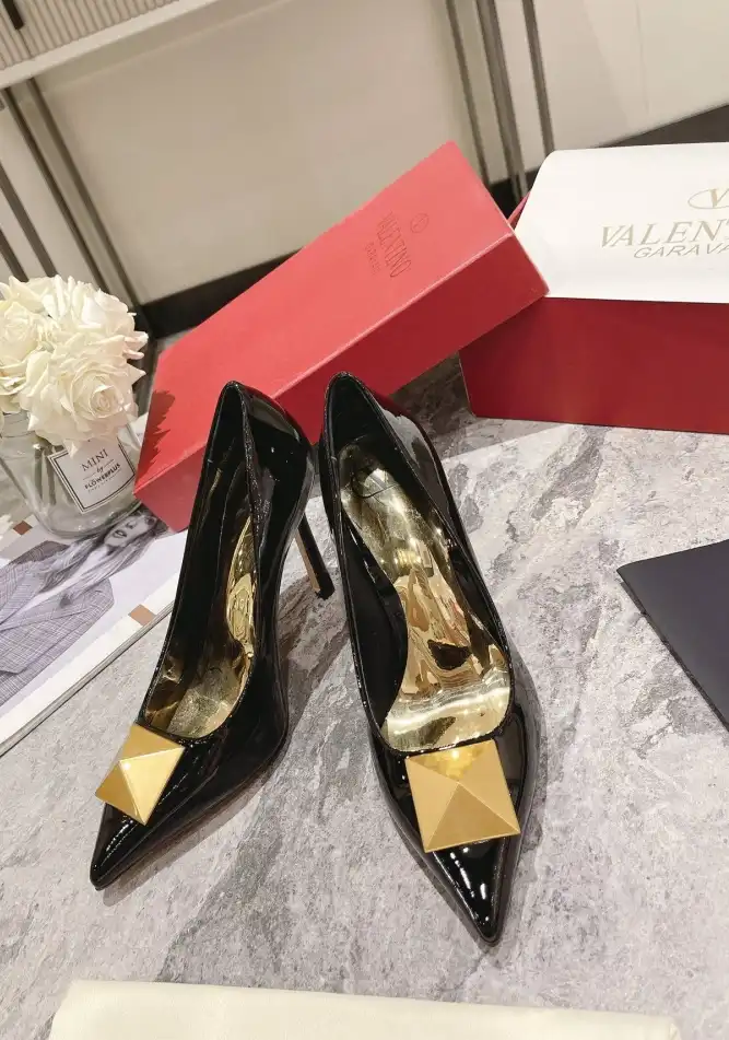 hype Valentino High Heels