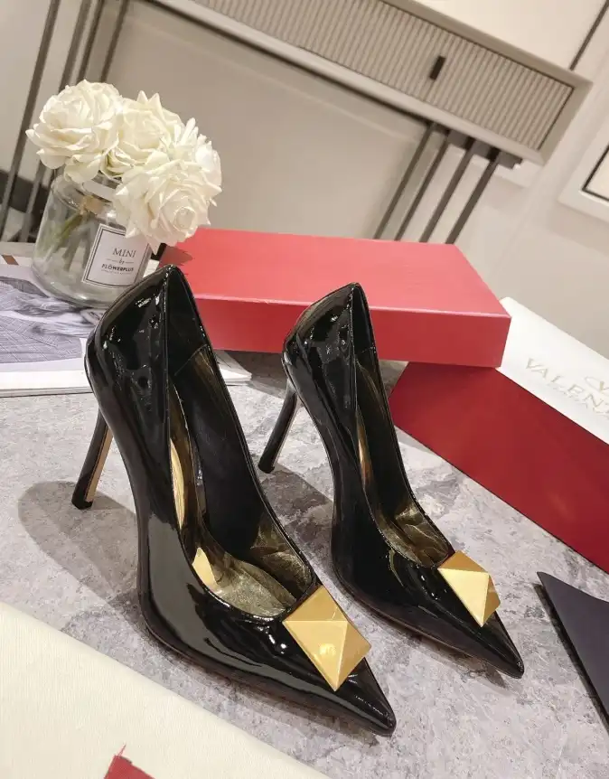 hype Valentino High Heels