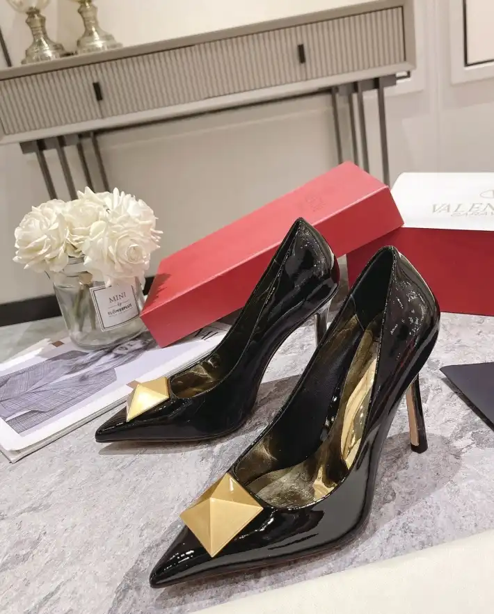 hype Valentino High Heels