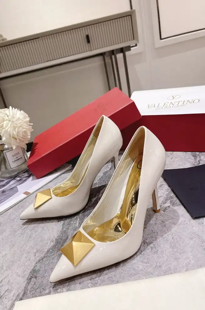 hype Valentino High Heels