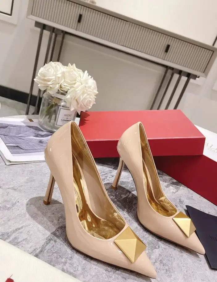 hype Valentino High Heels