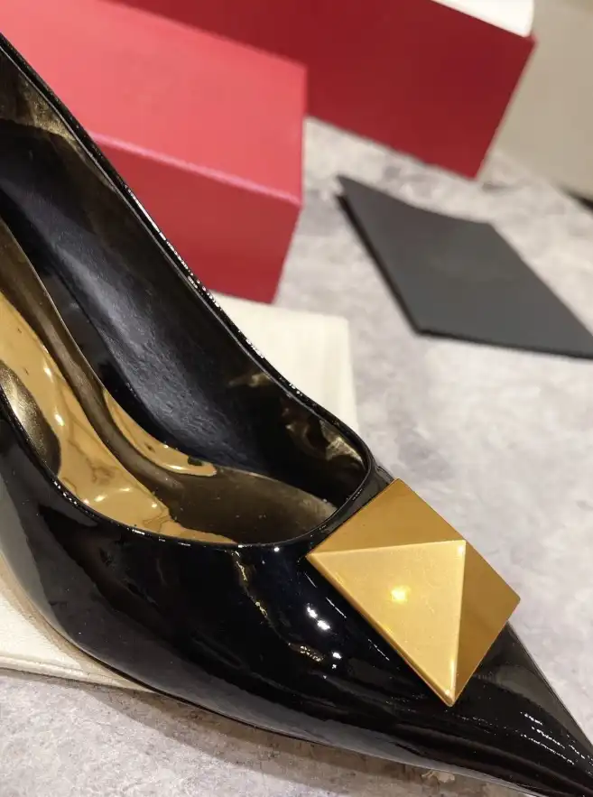 hype Valentino High Heels