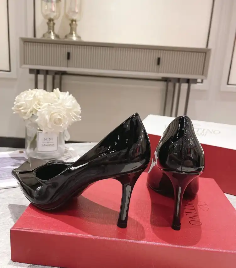 hype Valentino High Heels