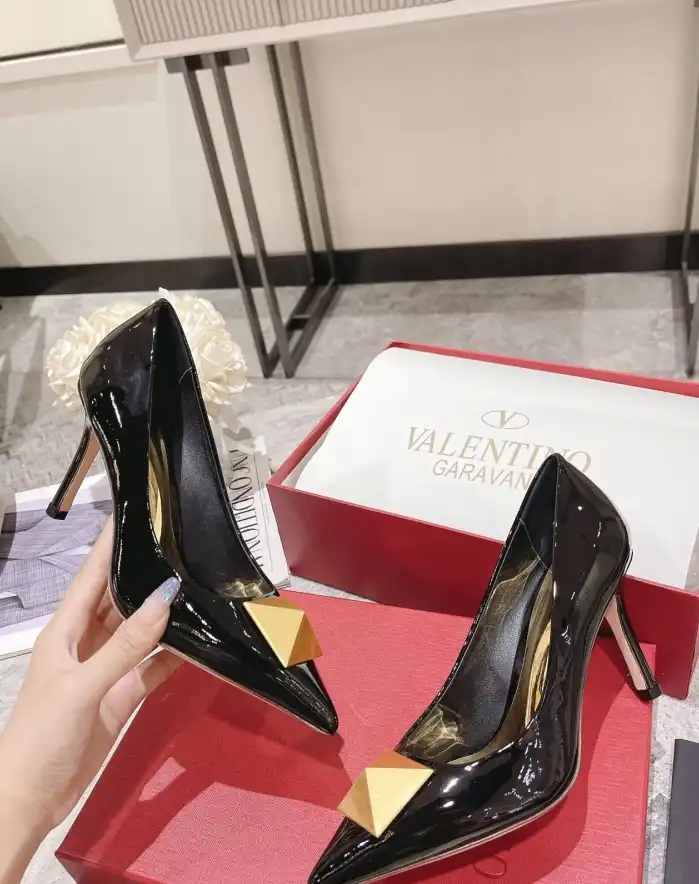 hype Valentino High Heels