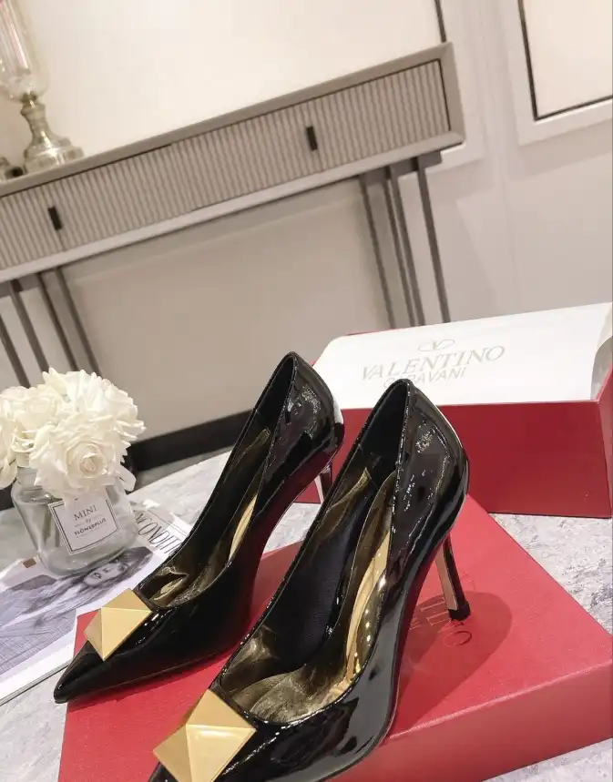 hype Valentino High Heels