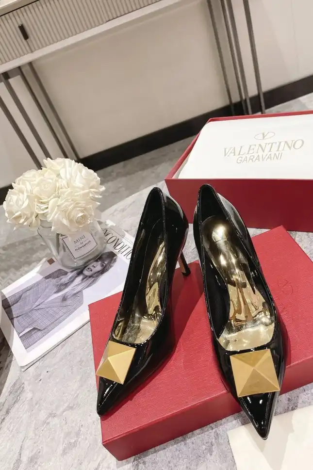 hype Valentino High Heels