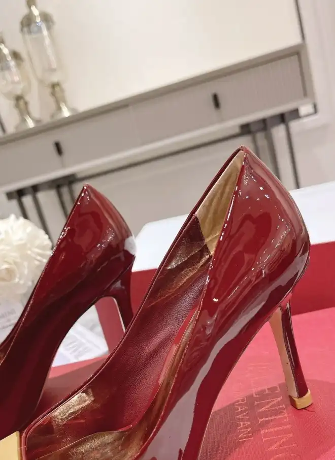 hype Valentino High Heels