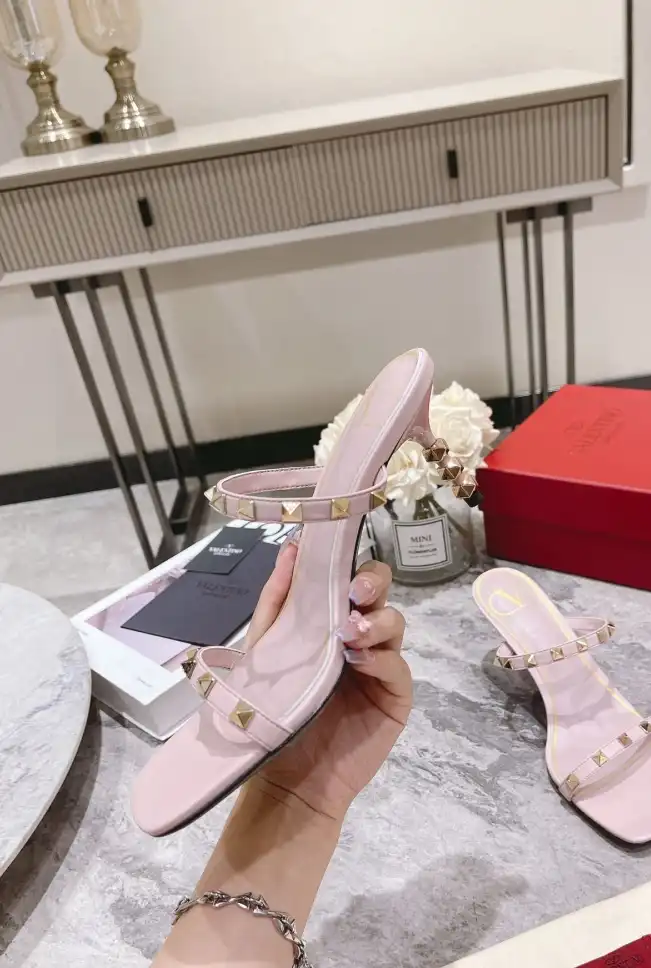 hype Valentino Sandals