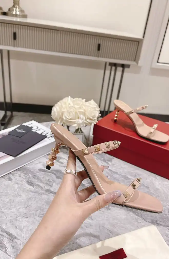 hype Valentino Sandals