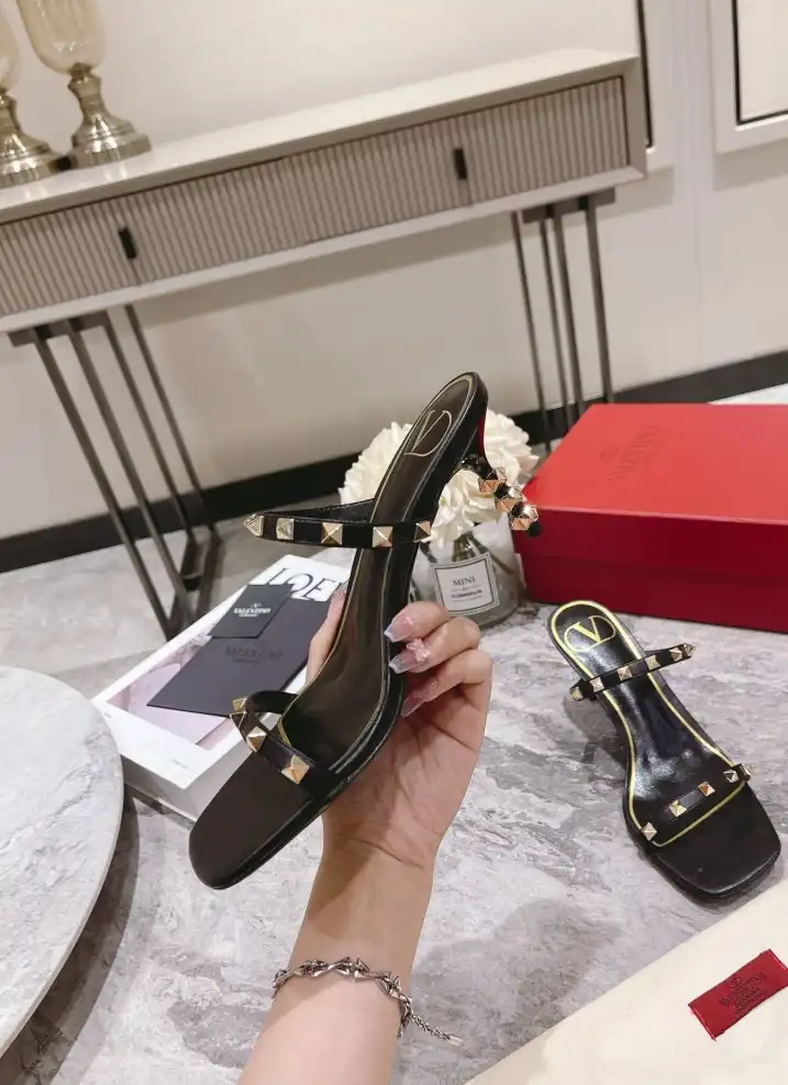 hype Valentino Sandals