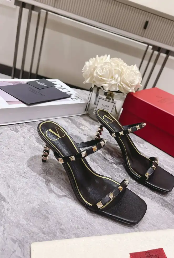 hype Valentino Sandals