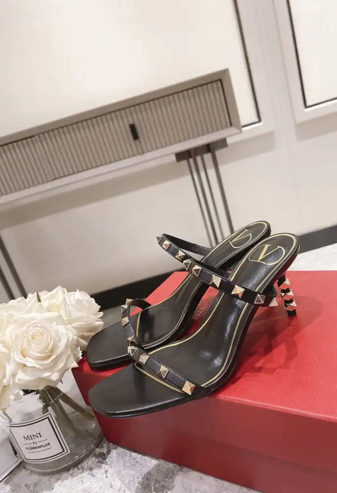 hype Valentino Sandals