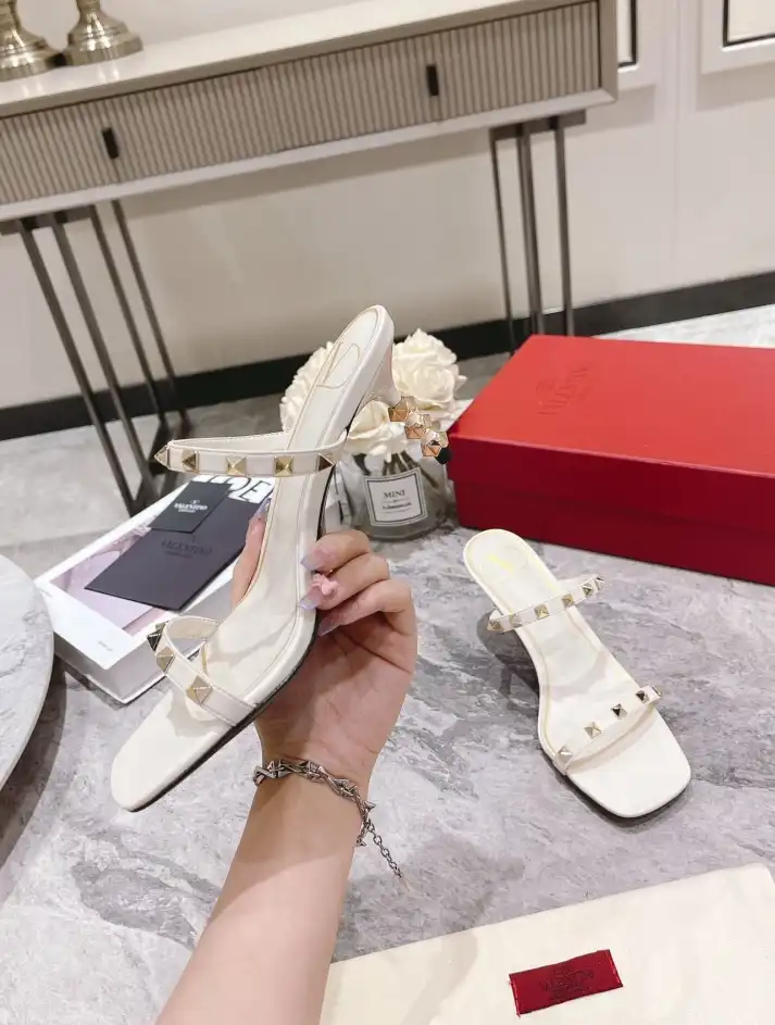 hype Valentino Sandals