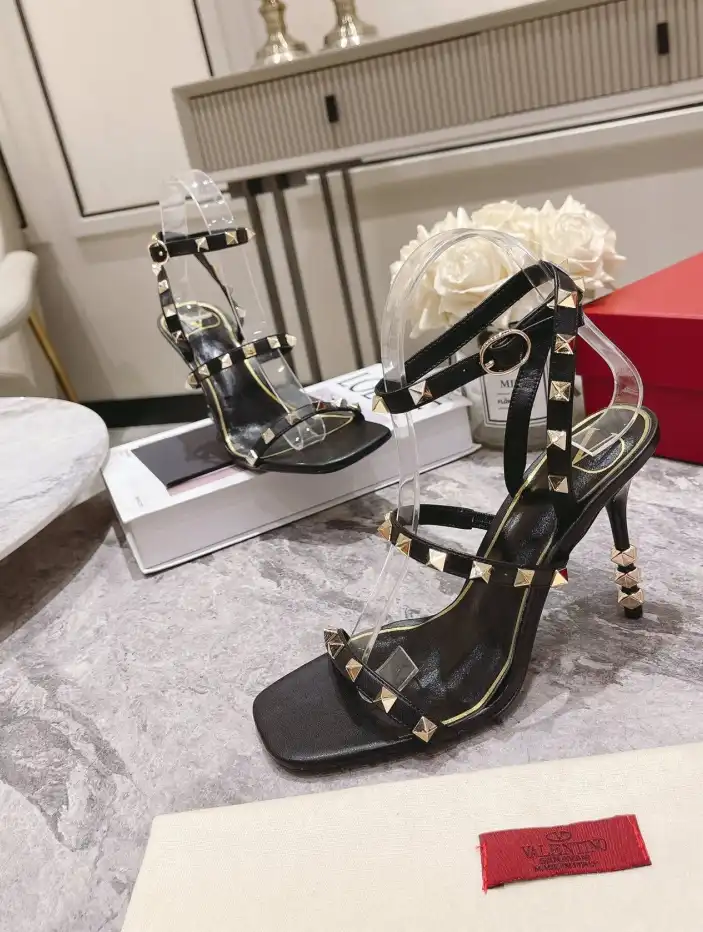 hype Valentino Sandals