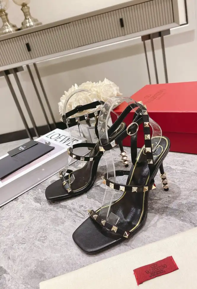 hype Valentino Sandals