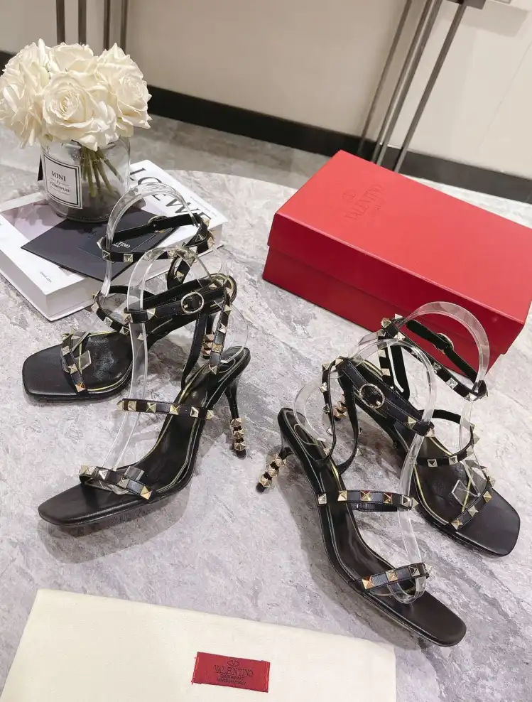 hype Valentino Sandals