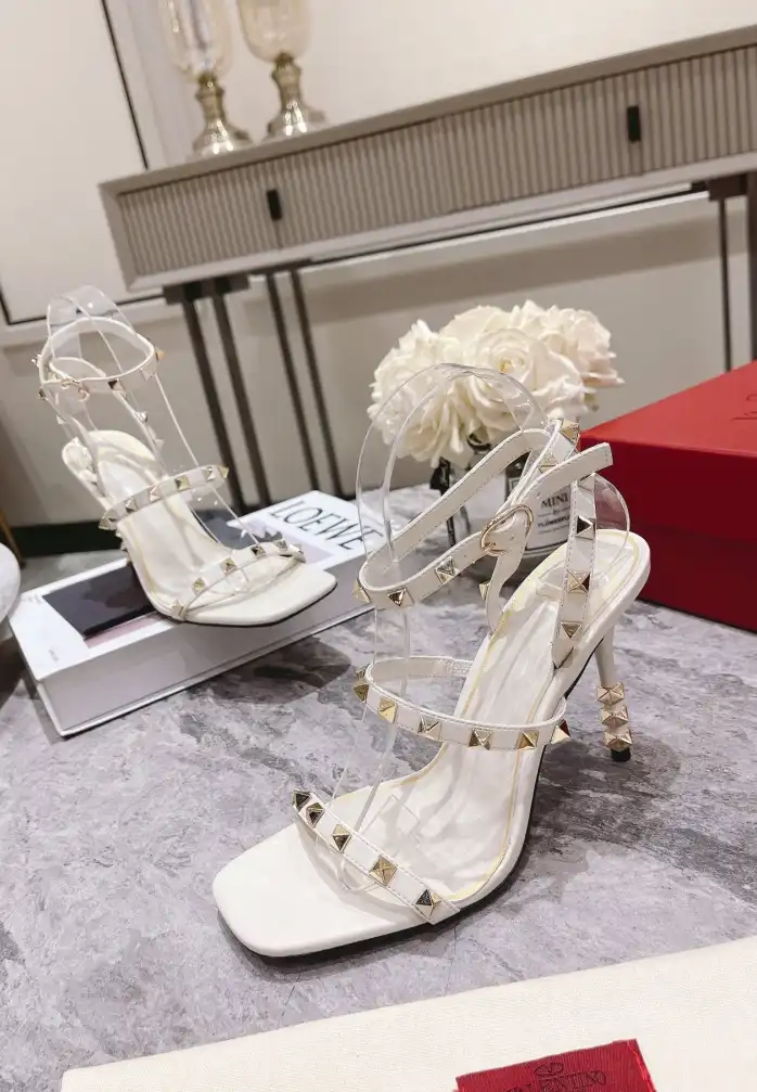 hype Valentino Sandals