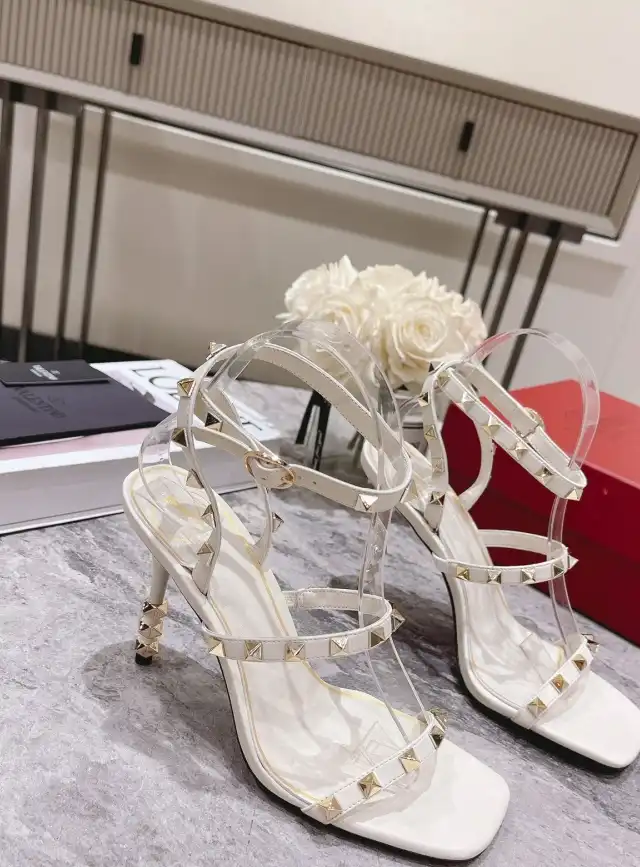 hype Valentino Sandals