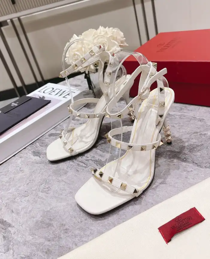 hype Valentino Sandals