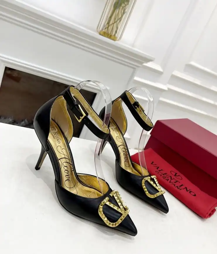 hype Valentino High Heels