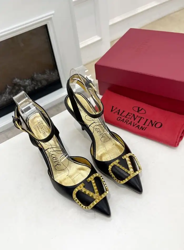 hype Valentino Sandals