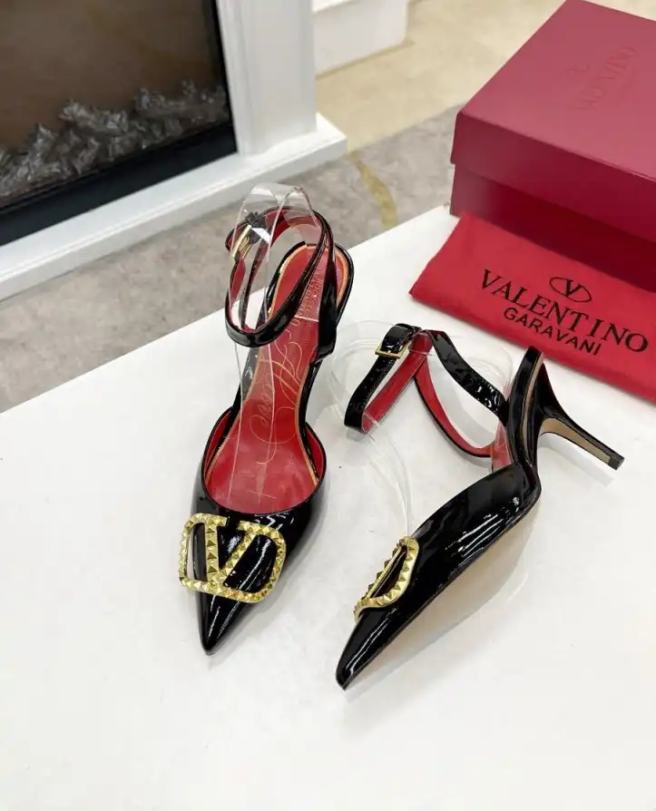 hype Valentino Sandals