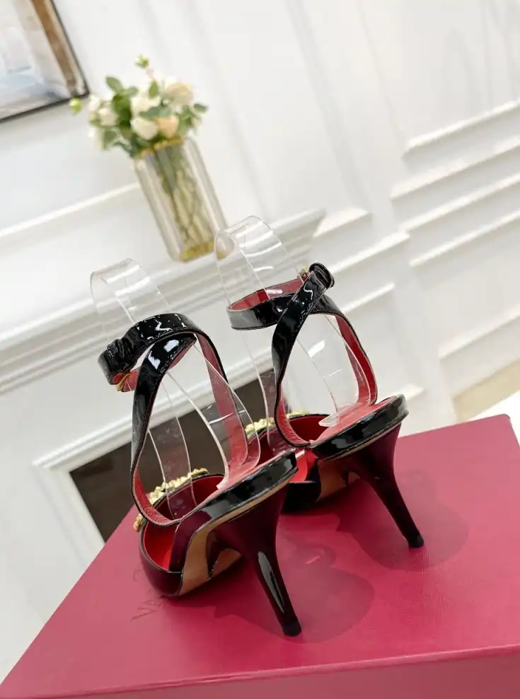 hype Valentino Sandals