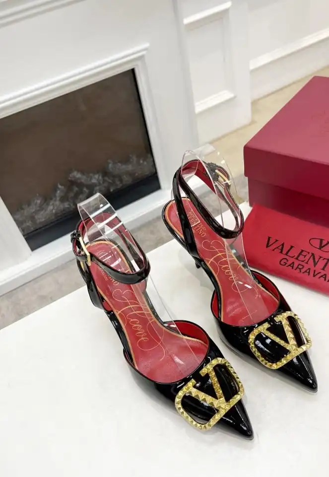 hype Valentino Sandals